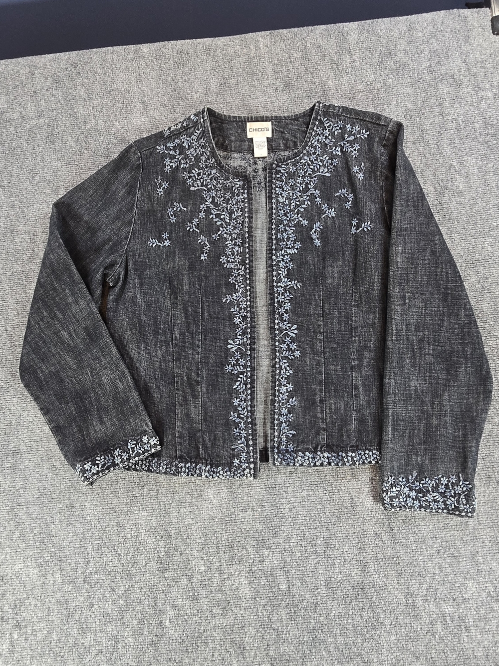 Chico's Embroidered Denim Jacket Womens 1 Dark Wash Blue Floral Zip Front Casual